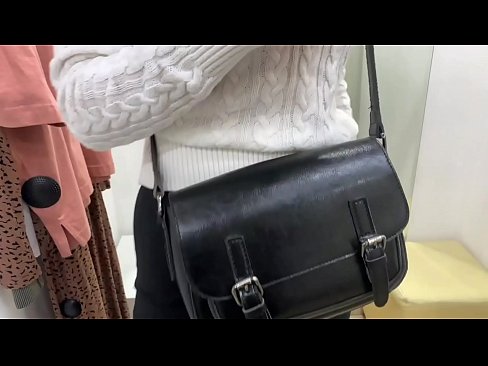 ❤️ Masturbasi umum tina jalang ngora FeralBerry sareng dildo di kamar pas ❤️ porno dina su.vlad-massage-salon.ru ❌️❤
